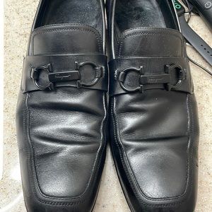 Excellent condition Ferragamo drivers . All sales final. Review pics